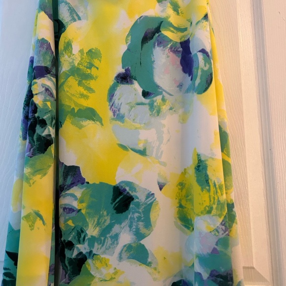 Floral Yellow and Green Dress - Picture 4 of 5